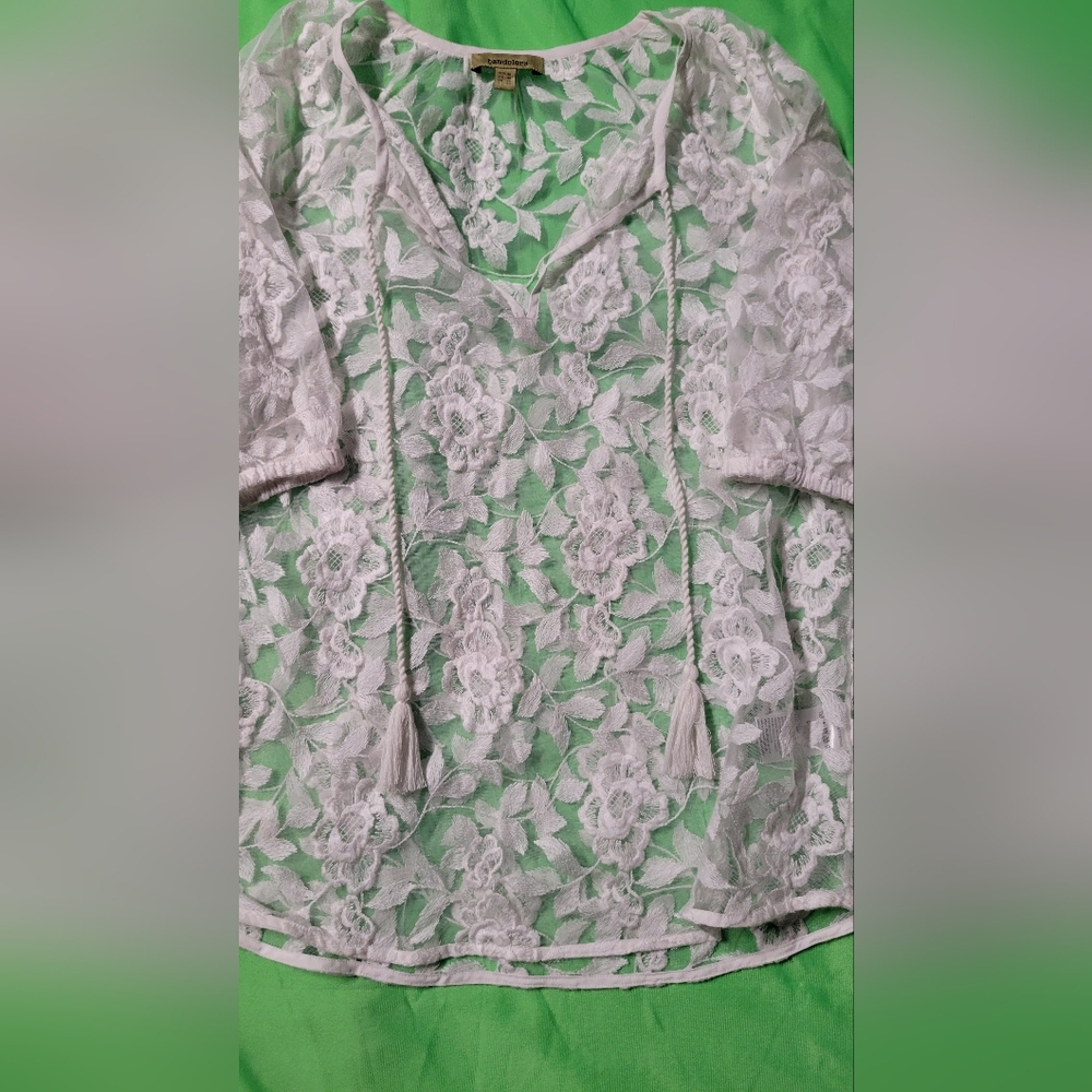 Bandolera Floral Lace White Top